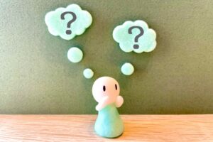疑問を持つ人のイメージ
