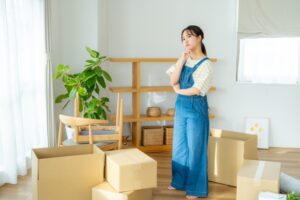 悩む女性
