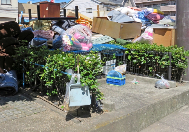 ゴミ　片付け　清掃